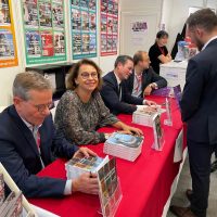 Photos de la séance de dédicaces des ouvrages de droit de la copropriété au salon de la copropriété 2022